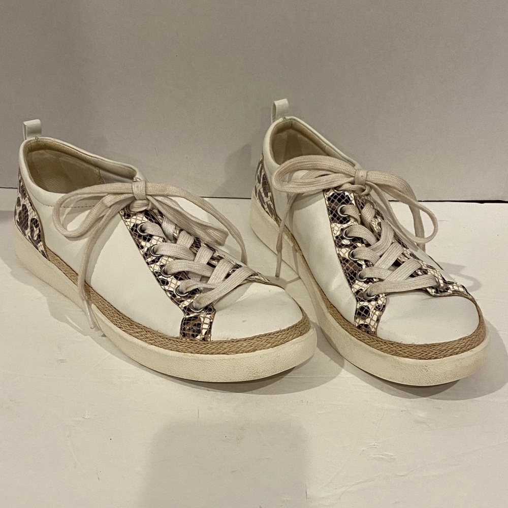 VGUC Vionic Winny Snakeskin Genuine Leather Fashion Sneakers - Picture 2 of 11